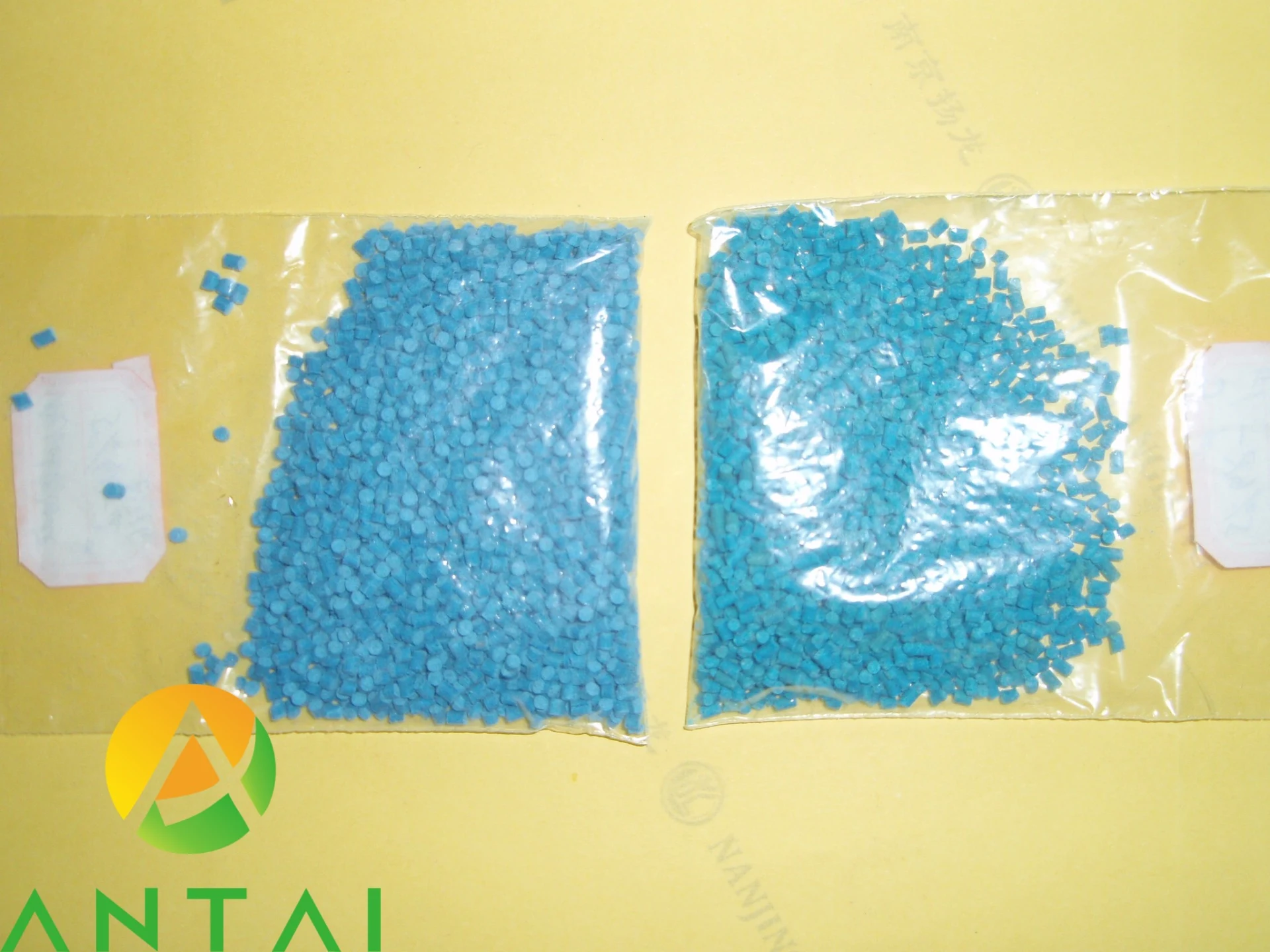 Tetraacetaldehyde